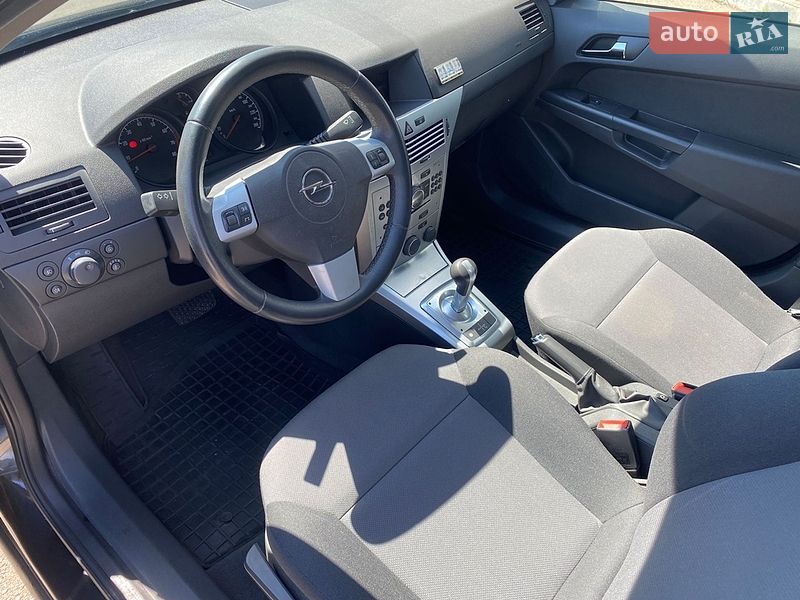 Хэтчбек Opel Astra 2012 в Белой Церкви