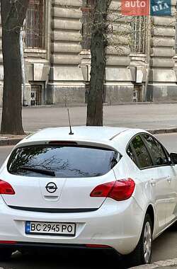 Хэтчбек Opel Astra 2010 в Подольске