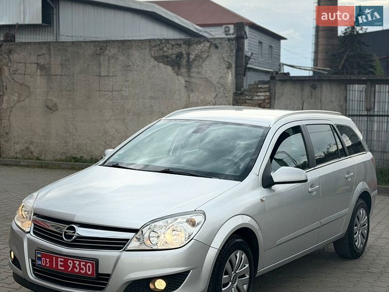 Универсал Opel Astra 2008 в Луцке