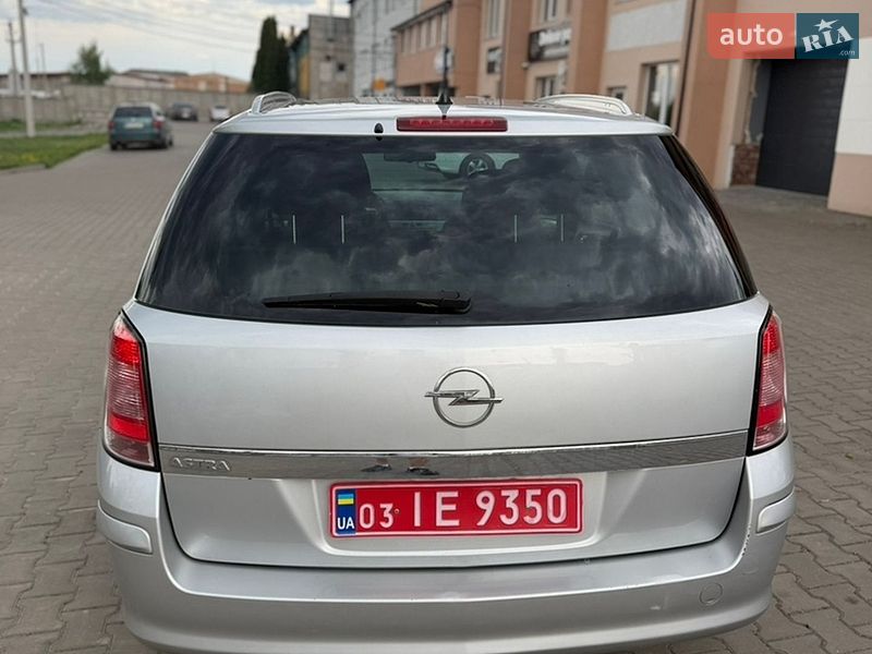 Универсал Opel Astra 2008 в Луцке