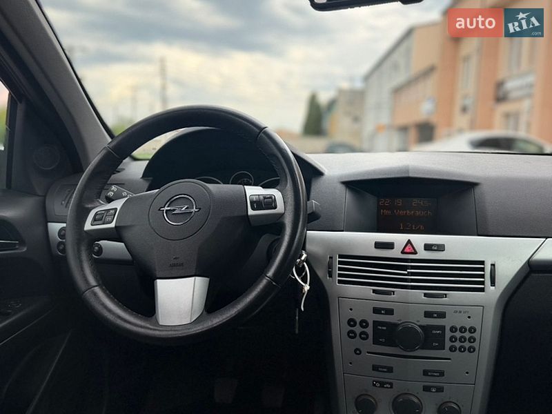 Универсал Opel Astra 2008 в Луцке