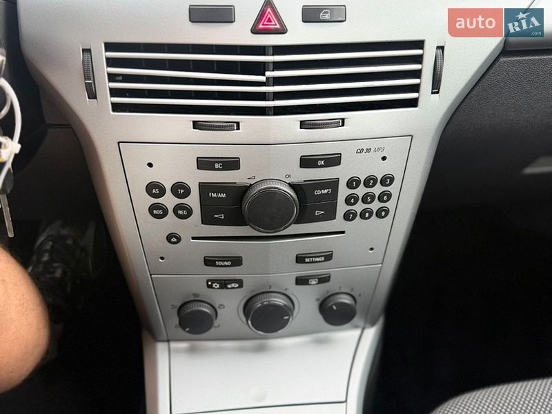 Универсал Opel Astra 2008 в Луцке