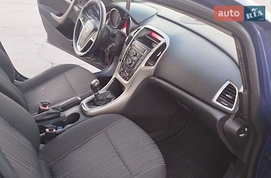 Универсал Opel Astra 2011 в Хмельницком
