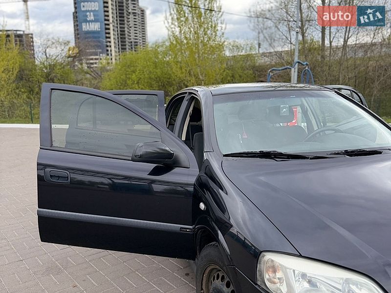 Седан Opel Astra 2003 в Киеве