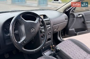 Седан Opel Astra 2003 в Киеве