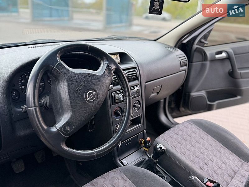 Седан Opel Astra 2003 в Киеве