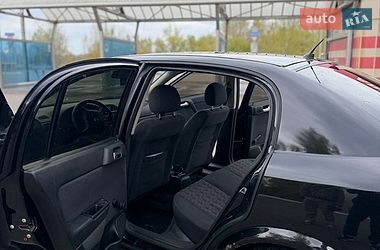 Седан Opel Astra 2003 в Киеве