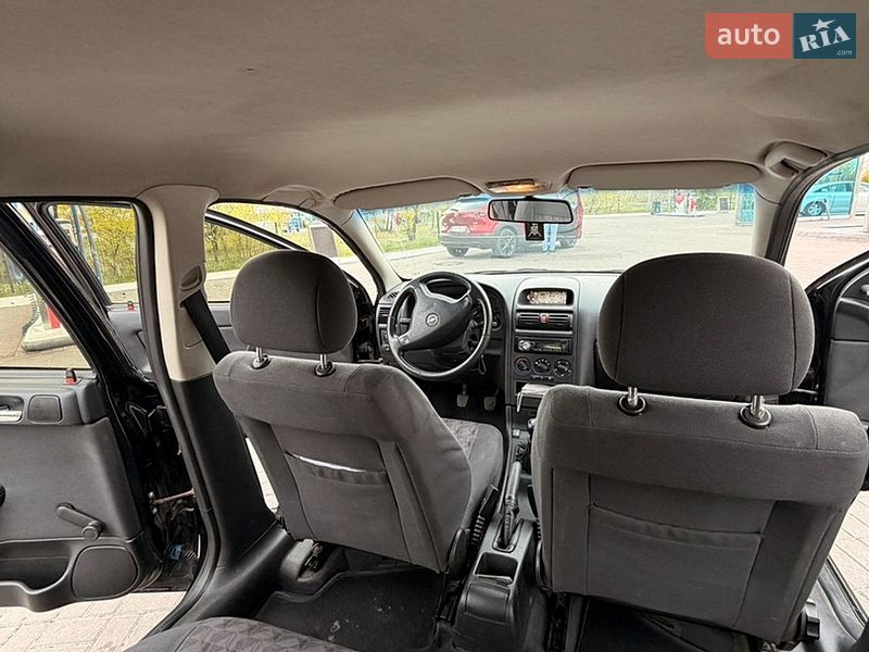 Седан Opel Astra 2003 в Киеве