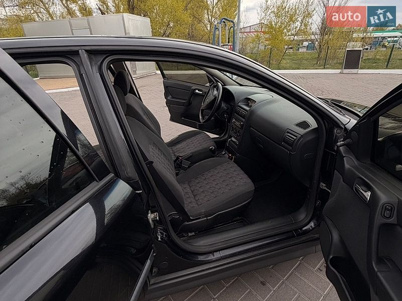 Седан Opel Astra 2003 в Киеве
