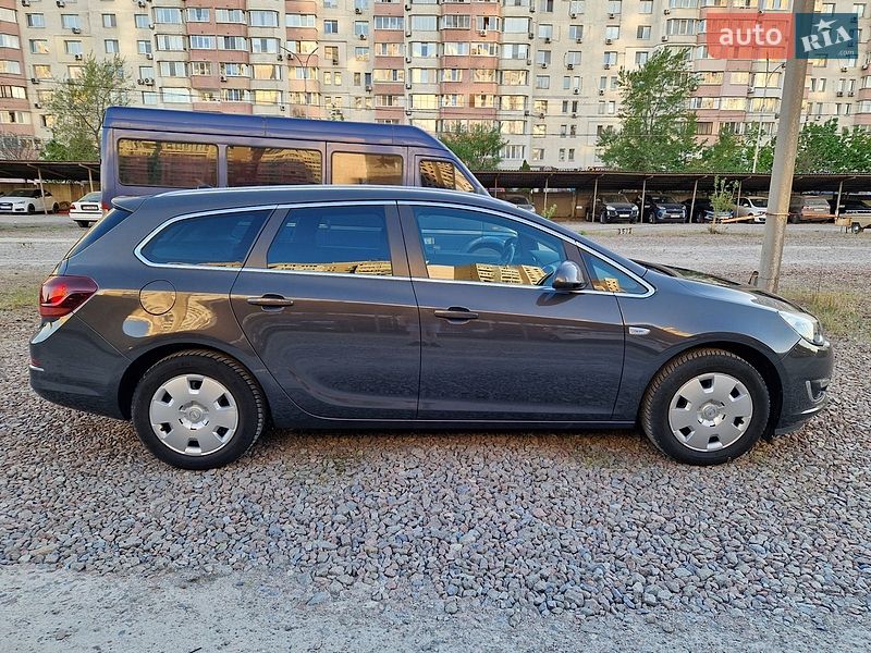 Универсал Opel Astra 2013 в Киеве