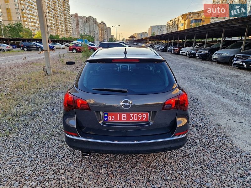 Универсал Opel Astra 2013 в Киеве