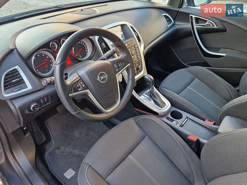 Универсал Opel Astra 2013 в Киеве
