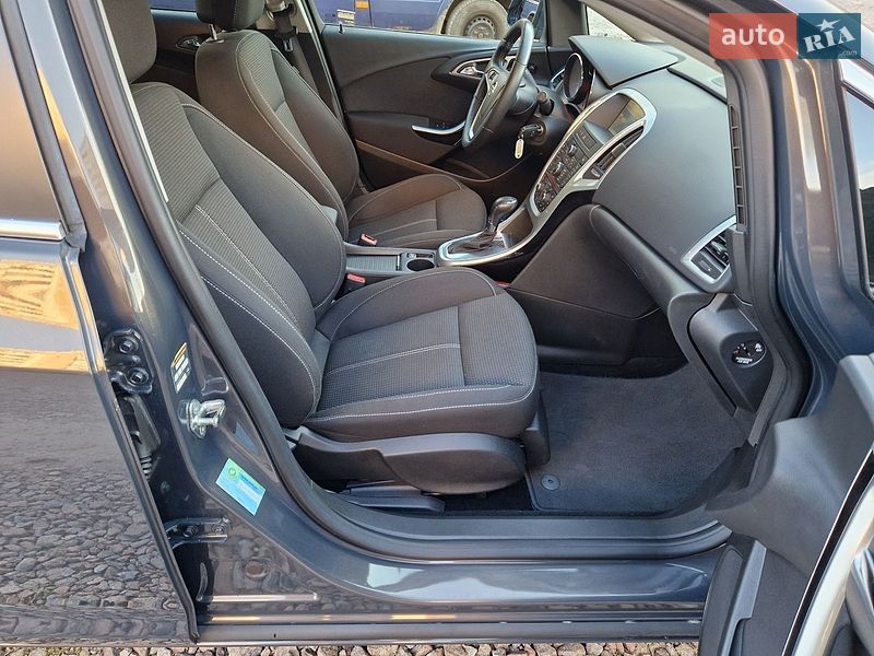 Универсал Opel Astra 2013 в Киеве