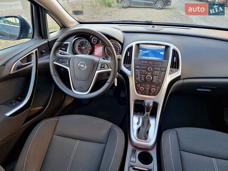Универсал Opel Astra 2013 в Киеве