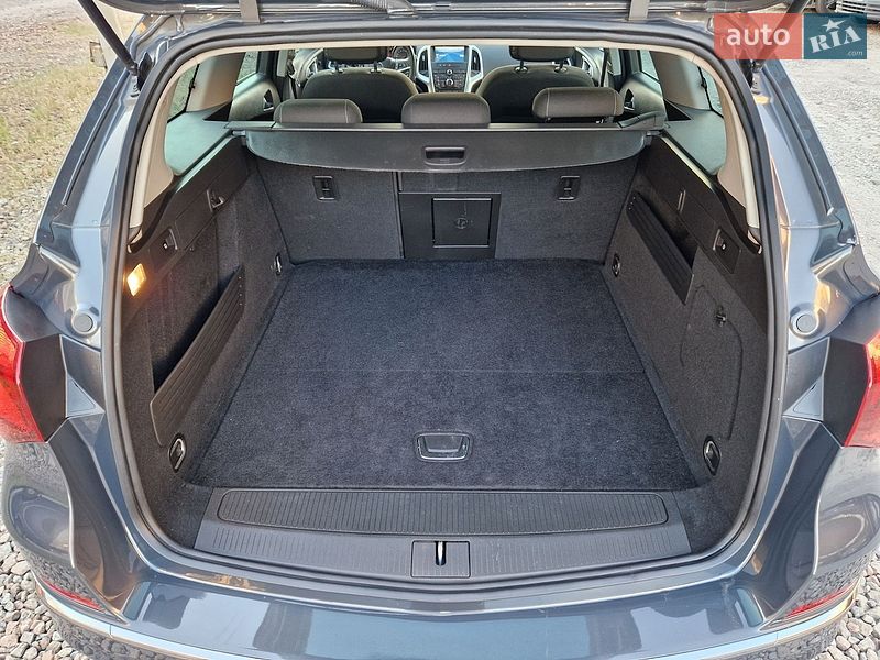 Универсал Opel Astra 2013 в Киеве