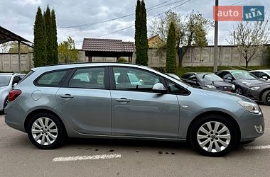 Универсал Opel Astra 2010 в Ровно