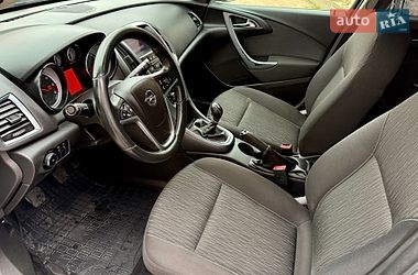Универсал Opel Astra 2012 в Ровно