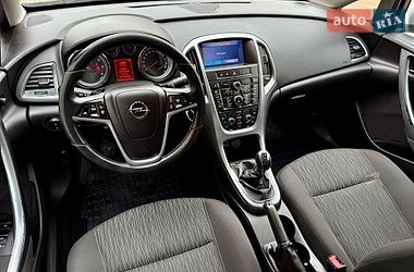 Универсал Opel Astra 2012 в Ровно