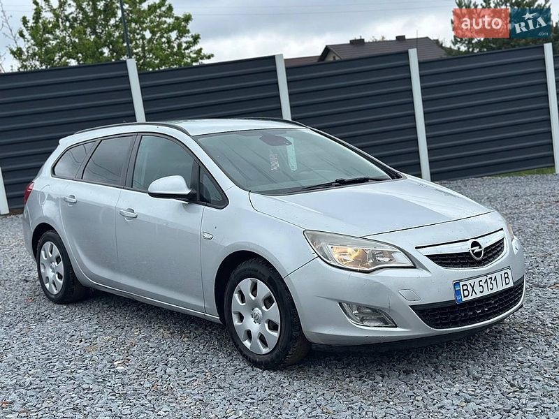 Opel Astra 2011