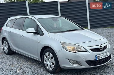 Универсал Opel Astra 2011 в Ровно