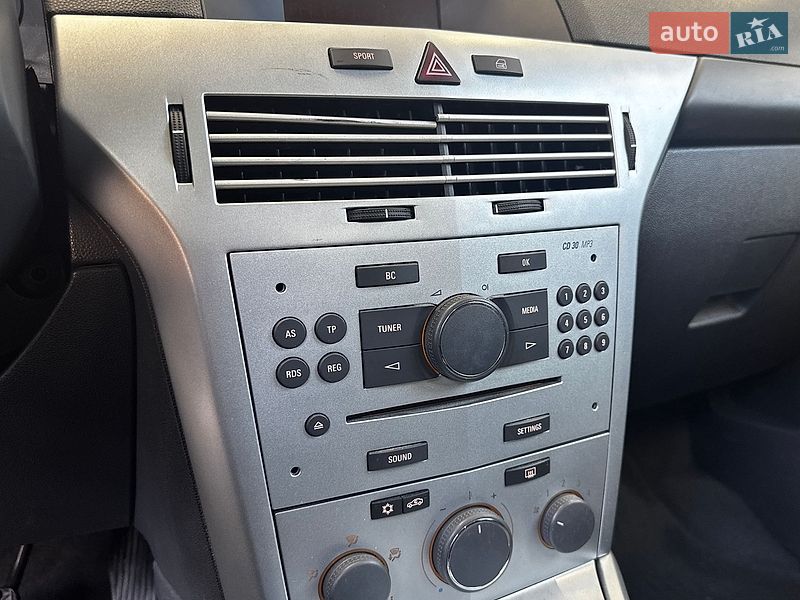 Универсал Opel Astra 2012 в Киеве