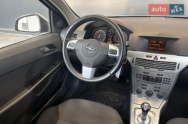 Универсал Opel Astra 2012 в Киеве