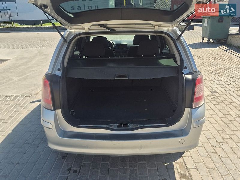 Універсал Opel Astra 2006 в Тернополі