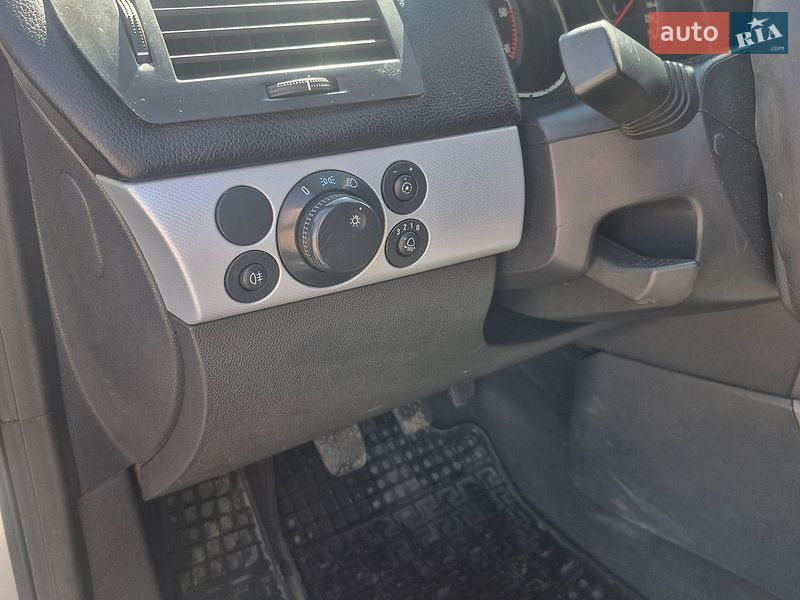 Універсал Opel Astra 2006 в Тернополі