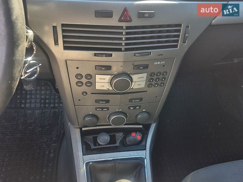 Універсал Opel Astra 2006 в Тернополі