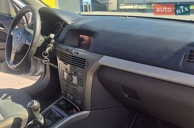 Універсал Opel Astra 2006 в Тернополі