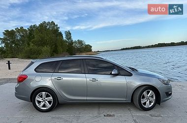 Универсал Opel Astra 2014 в Кременчуге