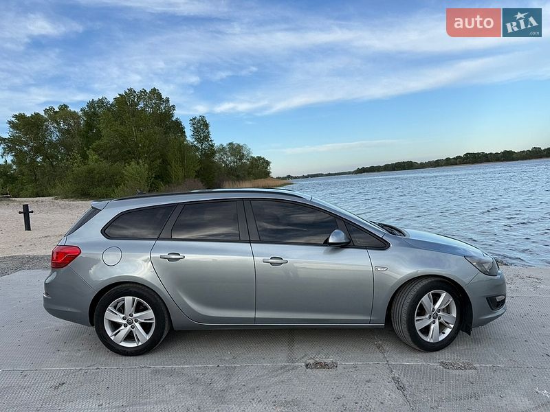 Универсал Opel Astra 2014 в Кременчуге