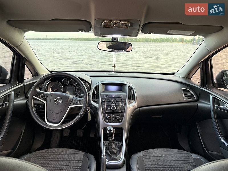 Универсал Opel Astra 2014 в Кременчуге