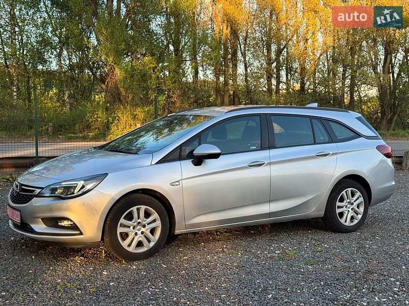 Универсал Opel Astra 2018 в Хмельницком