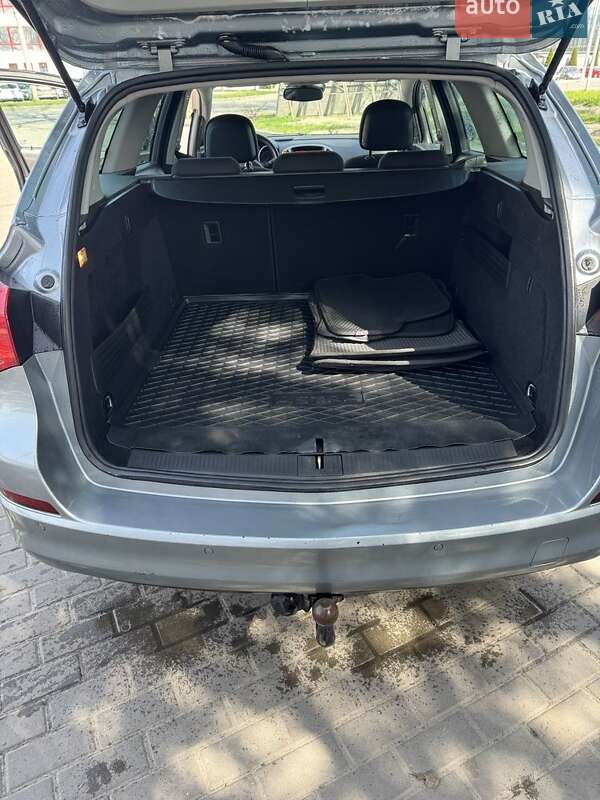 Универсал Opel Astra 2011 в Белой Церкви