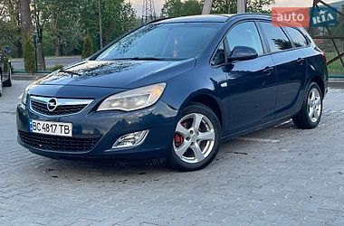 Универсал Opel Astra 2012 в Турке