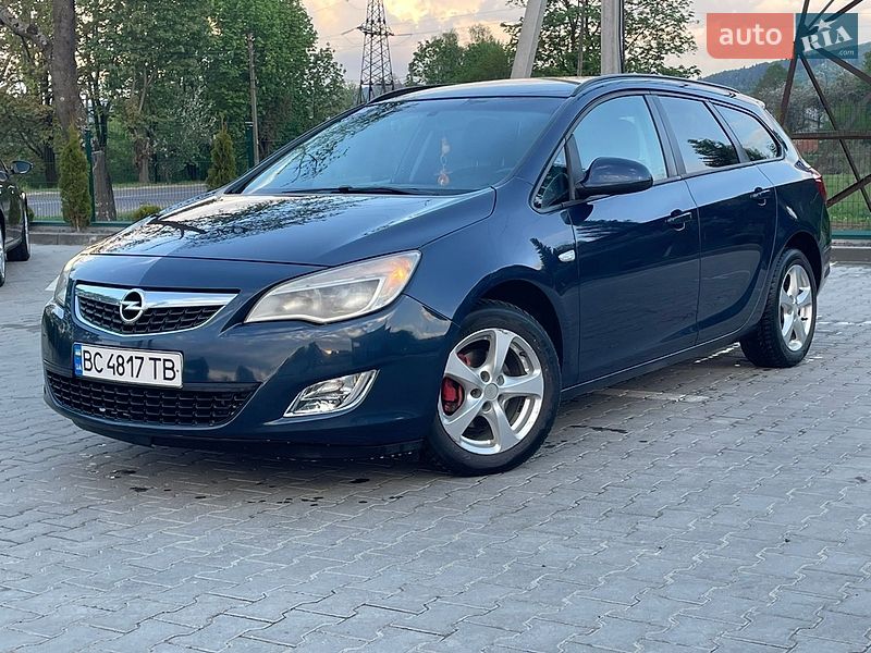 Универсал Opel Astra 2012 в Турке
