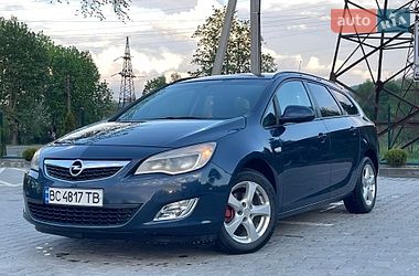 Универсал Opel Astra 2012 в Турке