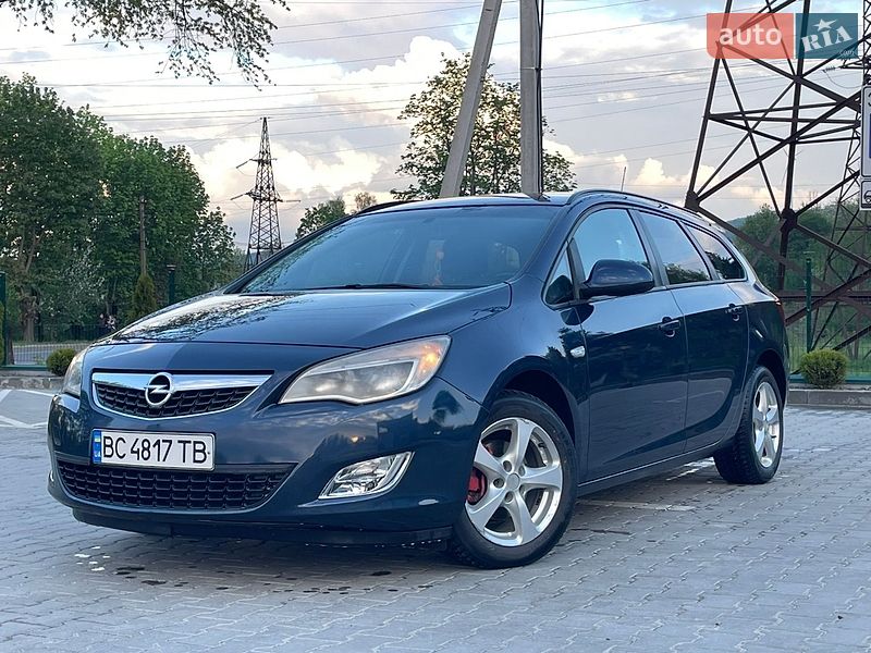 Универсал Opel Astra 2012 в Турке