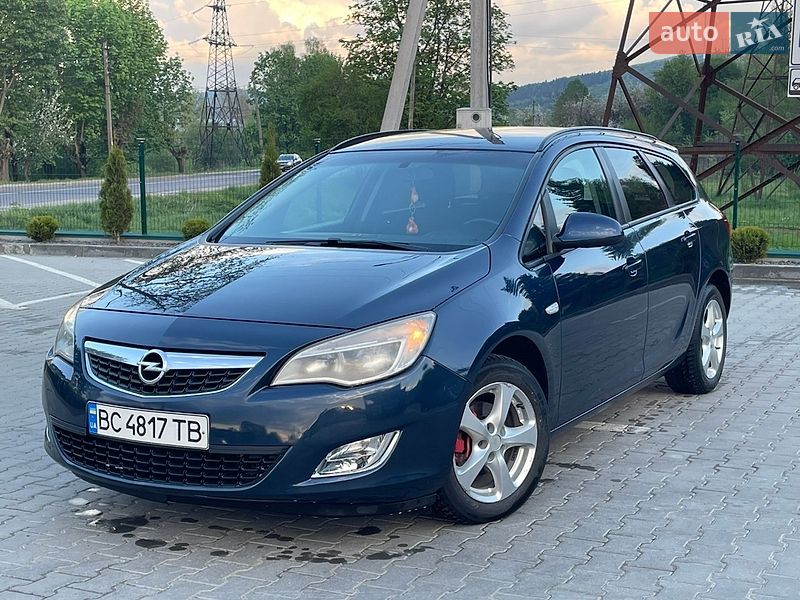 Универсал Opel Astra 2012 в Турке
