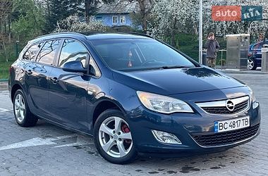 Универсал Opel Astra 2012 в Турке