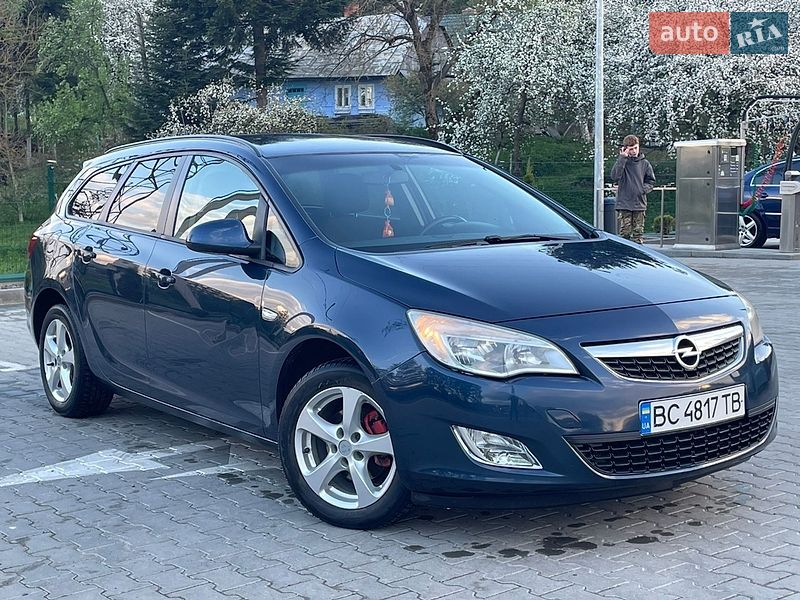 Универсал Opel Astra 2012 в Турке
