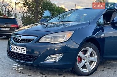 Универсал Opel Astra 2012 в Турке