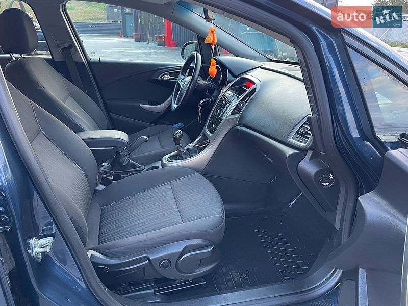 Универсал Opel Astra 2012 в Турке