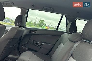Универсал Opel Astra 2005 в Ровно
