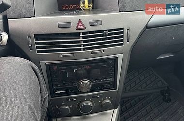 Универсал Opel Astra 2005 в Ровно