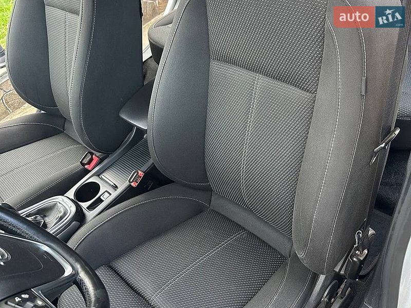 Универсал Opel Astra 2013 в Самборе