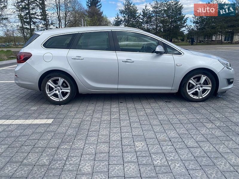 Универсал Opel Astra 2013 в Самборе