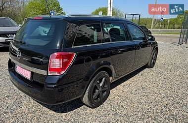Универсал Opel Astra 2010 в Полтаве