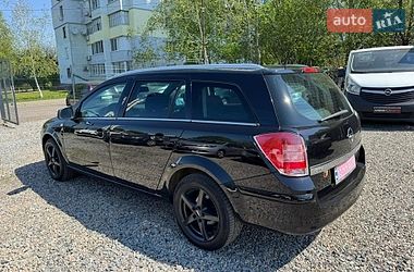 Универсал Opel Astra 2010 в Полтаве